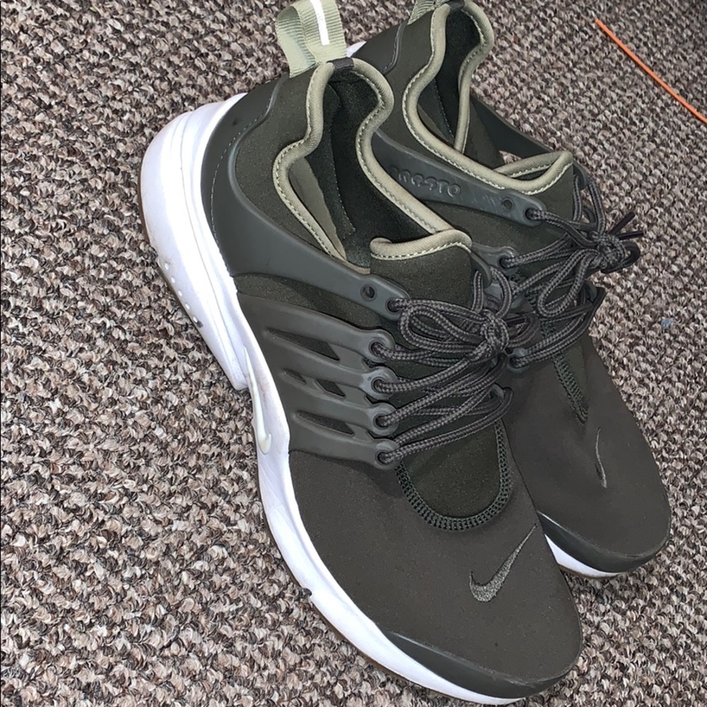 womens nike olive green prestos